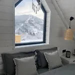 Under Sky - з теплим басейном ,чаном-джакузі, панорамною ванною та Playstation 5 Casa de Férias Slavske